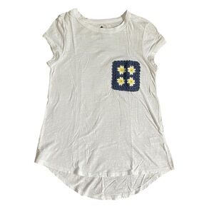 Cupio White Tee with Blue Floral Crocheted Pocket US S